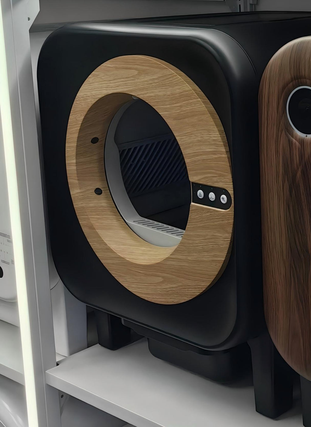 Smart Self-Cleaning Cat Litter Box | Round Wood-Ring Design with Camera & Odor Removal